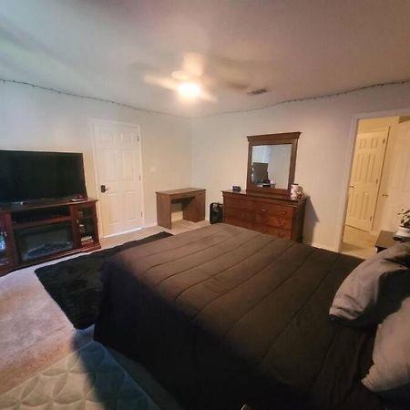 Beautiful 3 Bedroom Home 4 Minutes From The Beach Pensacola Exterior foto