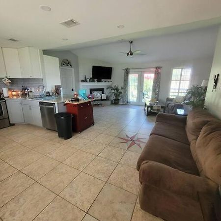 Beautiful 3 Bedroom Home 4 Minutes From The Beach Pensacola Exterior foto